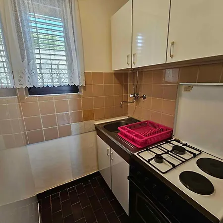 In 37983 Apartman Klenovica