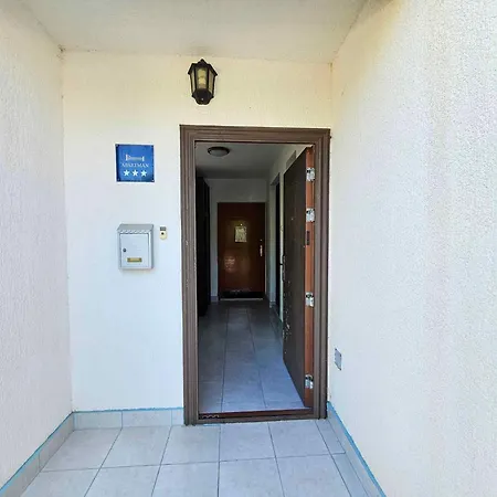 Apartman In 37983 *