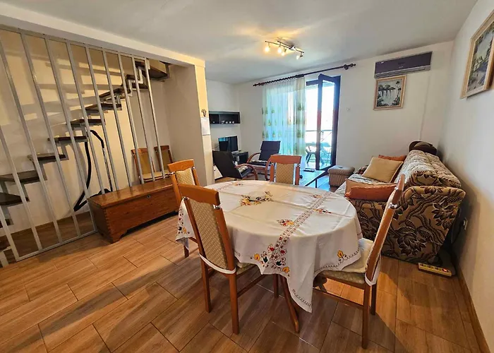 In 37983 Apartment *